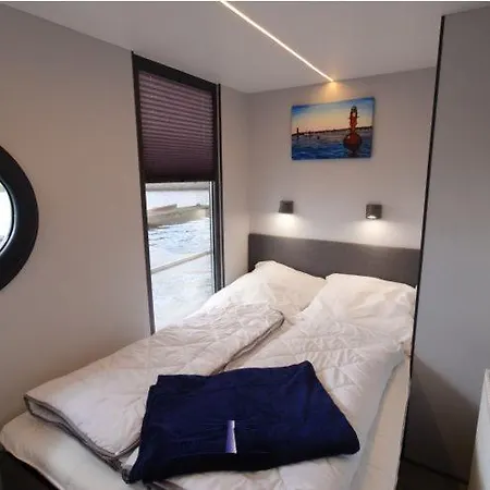Hausboot Fjord Aries Mit Dachterrasse In Schleswig Hotel Buitenkant foto