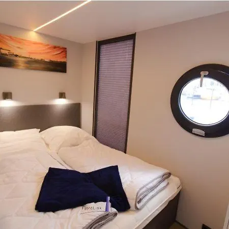 Hausboot Fjord Aries Mit Dachterrasse In Schleswig Hotel Buitenkant foto
